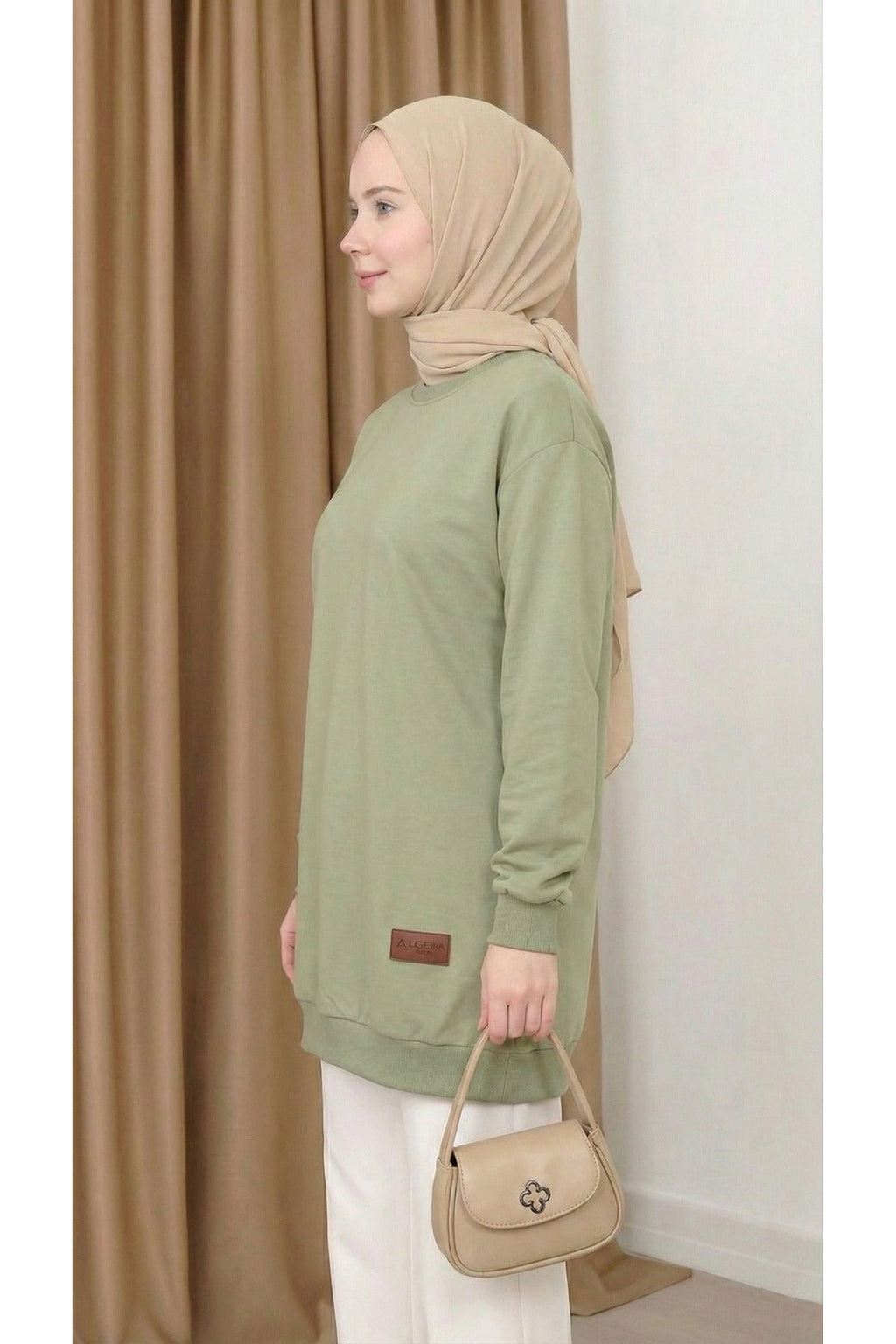 Kadın Bisiklet Yaka Tesettür Yırtmaçlı Armalı Tunik Sweat Sweatshirt