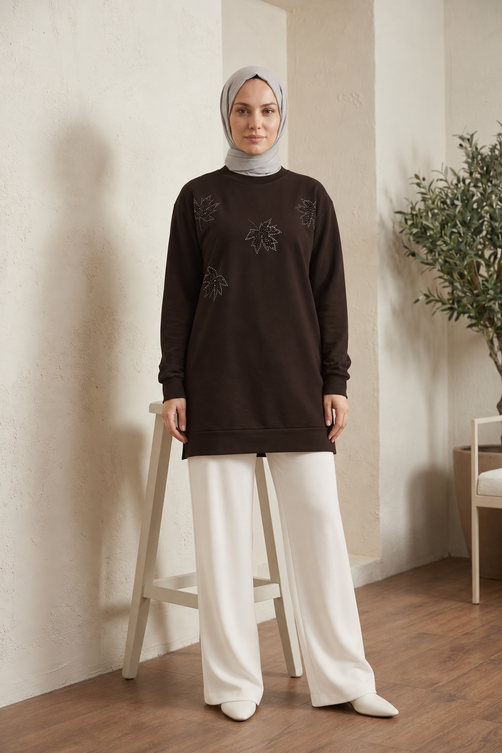 Kadın Taş İşlemeli Yaprak Desenli Uzun Tunik Sweatshirt