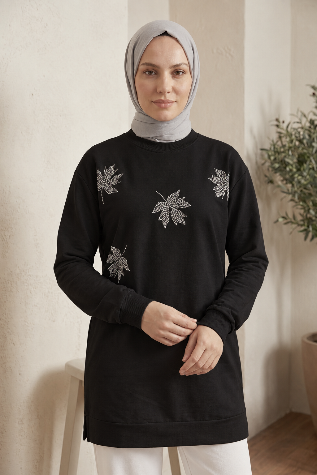 Kadın Taş İşlemeli Yaprak Desenli Uzun Tunik Sweatshirt