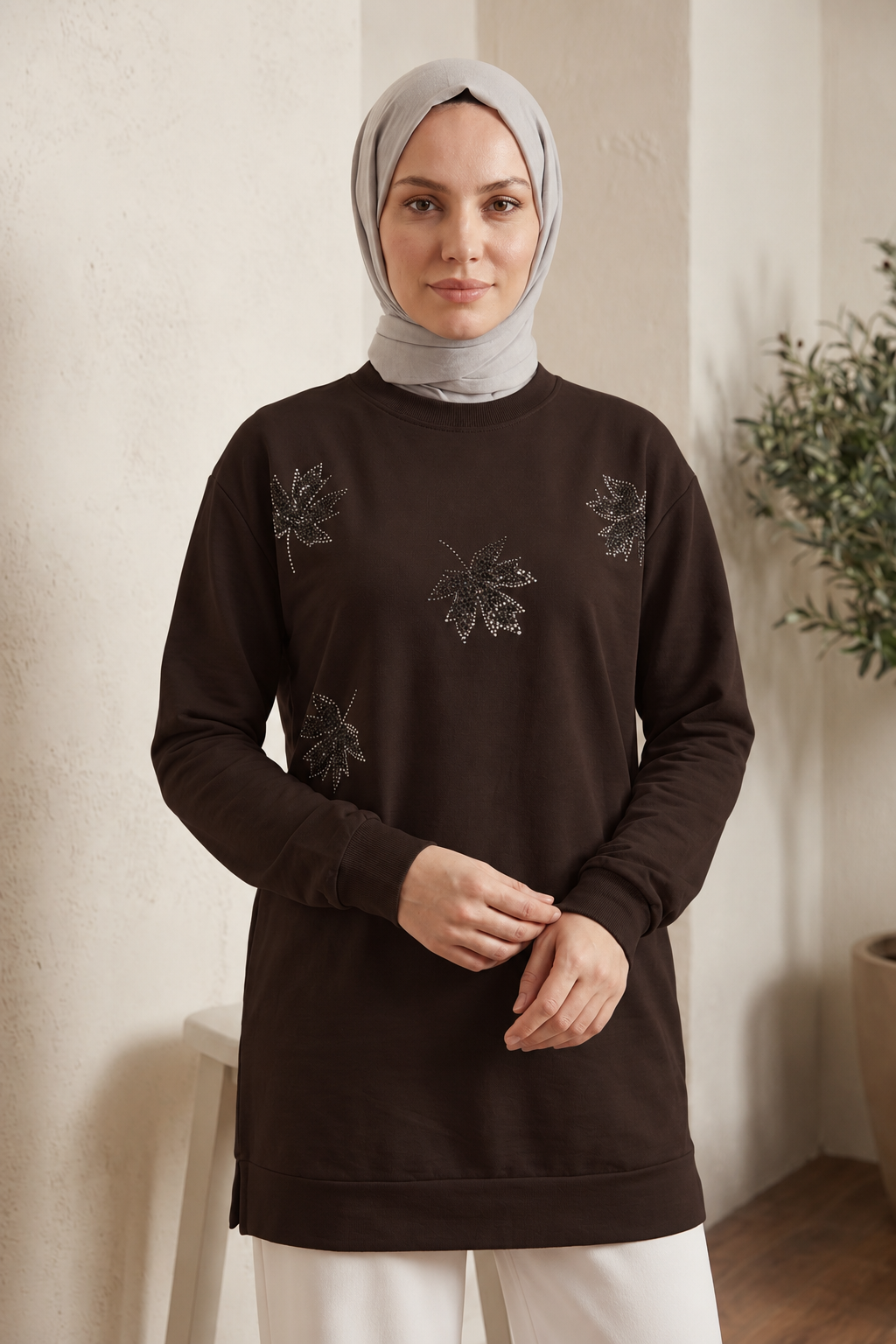 Kadın Taş İşlemeli Yaprak Desenli Uzun Tunik Sweatshirt