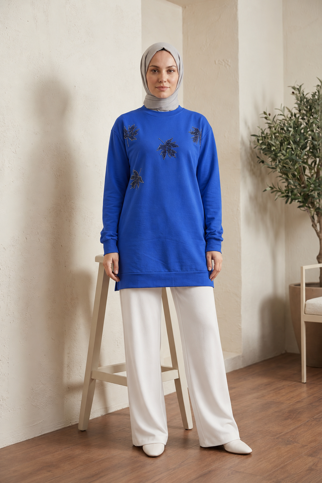 Kadın Taş İşlemeli Yaprak Desenli Uzun Tunik Sweatshirt