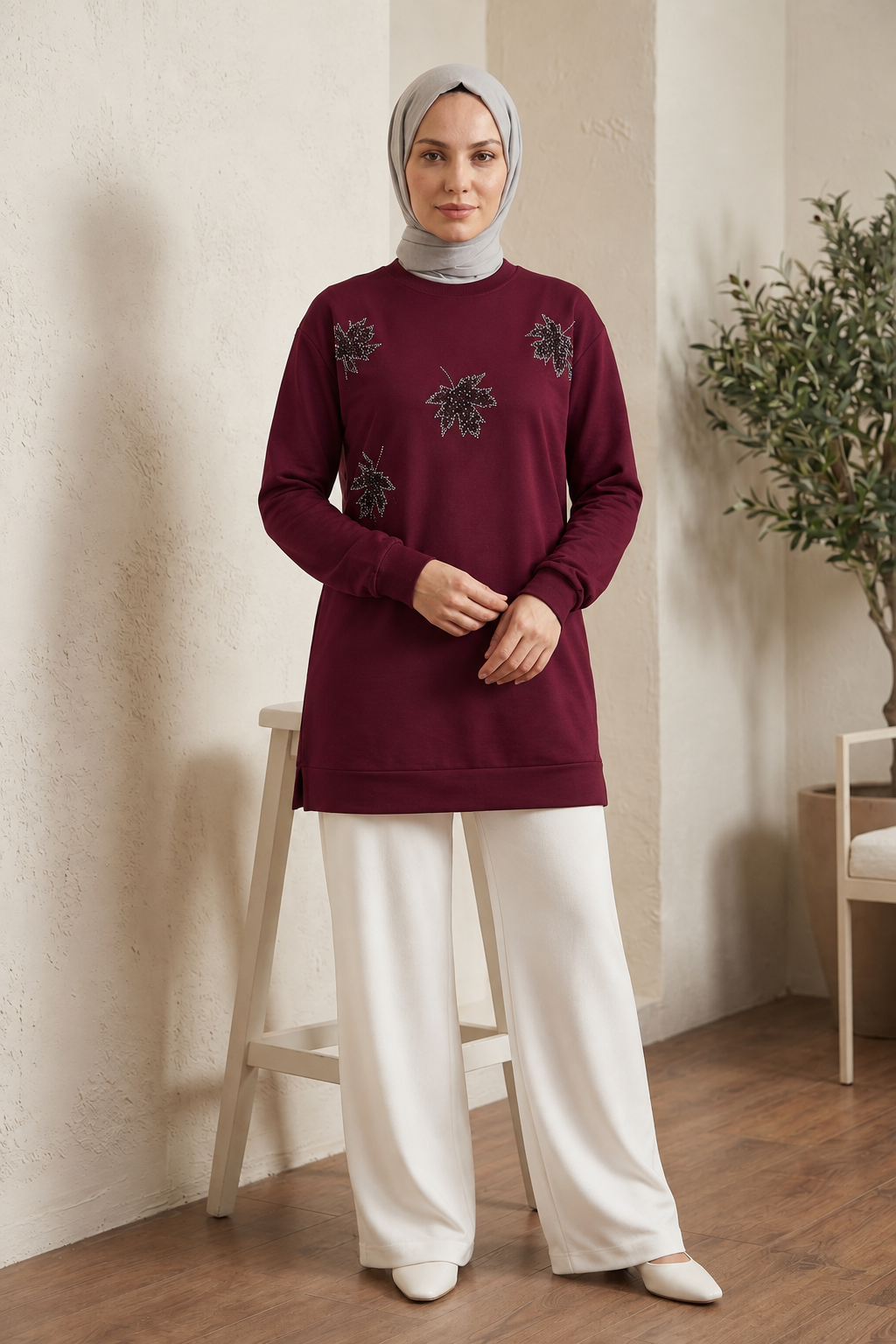 Kadın Taş İşlemeli Yaprak Desenli Uzun Tunik Sweatshirt