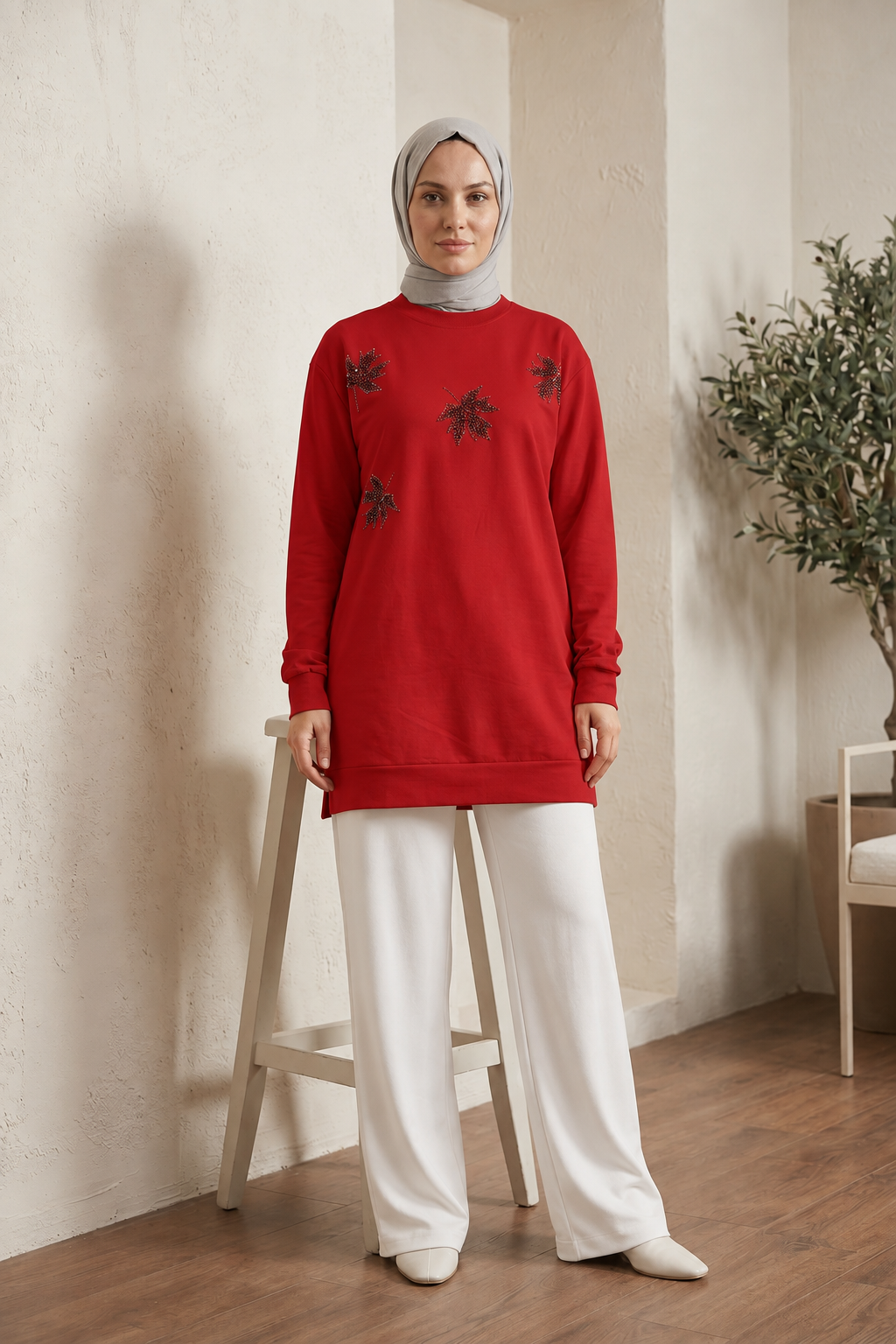 Kadın Taş İşlemeli Yaprak Desenli Uzun Tunik Sweatshirt