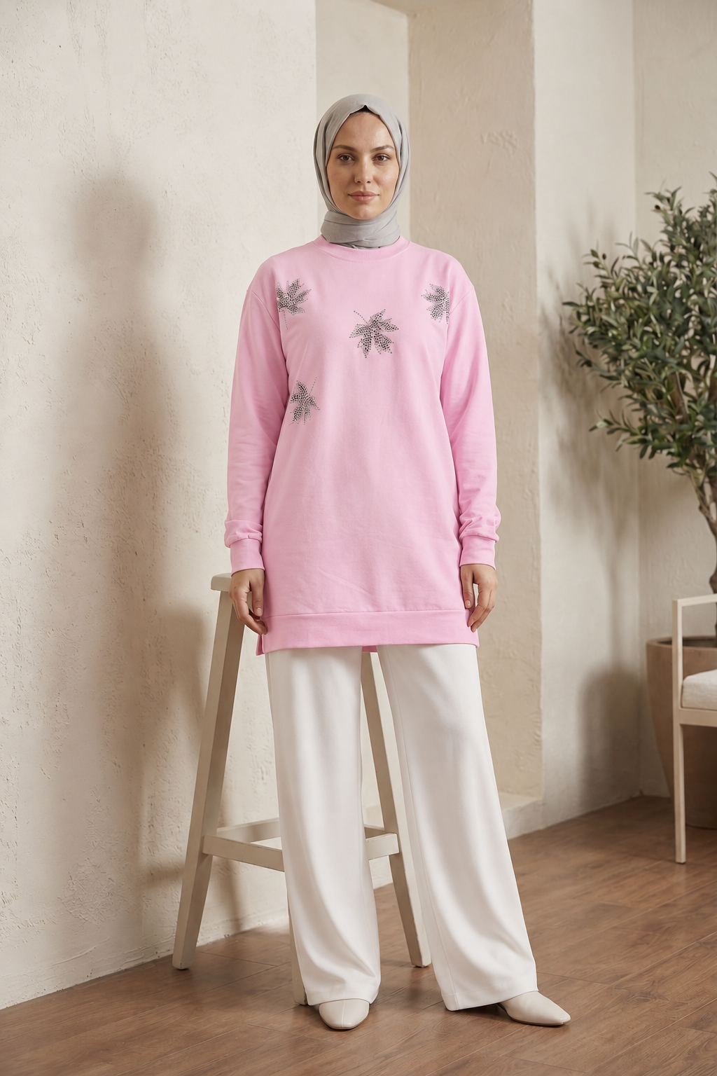 Kadın Taş İşlemeli Yaprak Desenli Uzun Tunik Sweatshirt